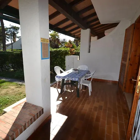 Comfortable Retreat With Garden Apartment Bibione