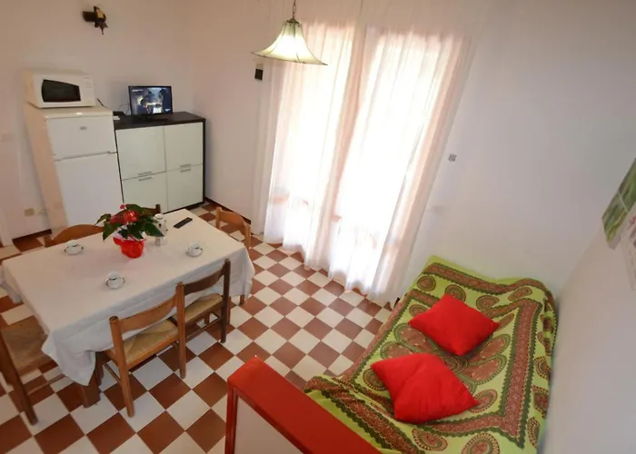 Apartment Comfortable Retreat With Garden Bibione