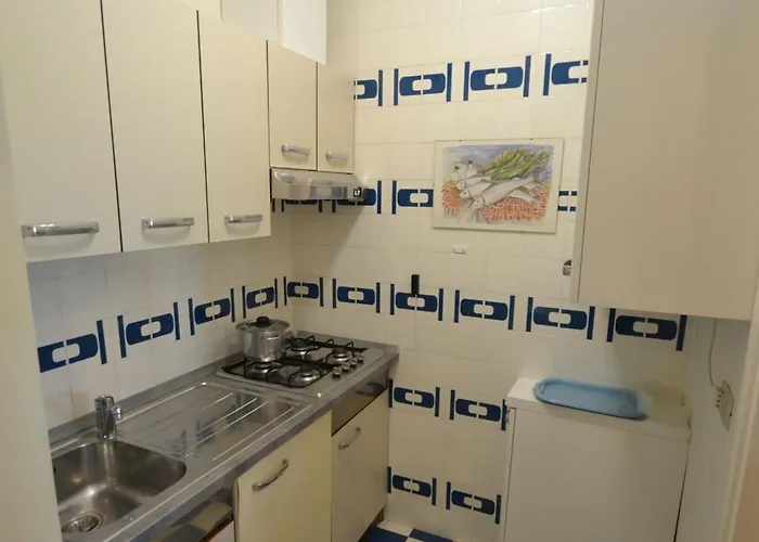 Comfortable Retreat With Garden アパート *