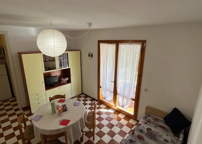 Apartment Comfortable Retreat With Garden Bibione