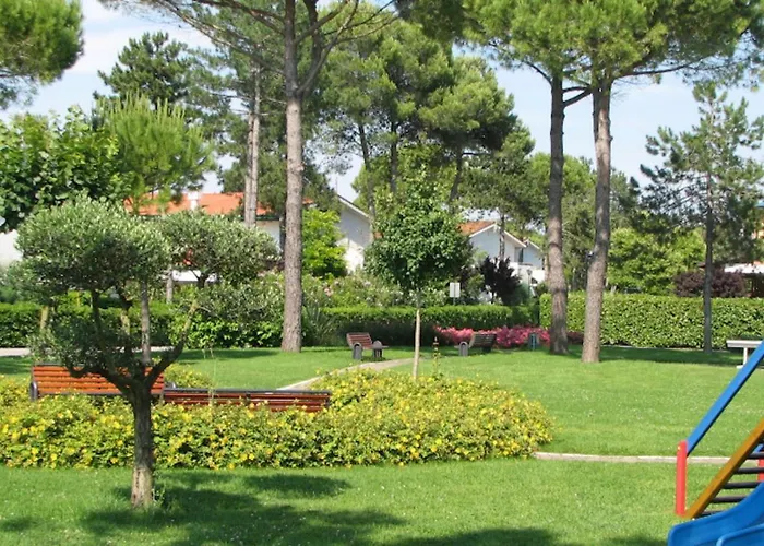 Apartment Comfortable Retreat With Garden Bibione
